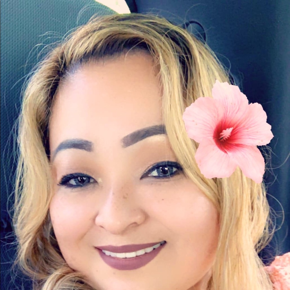 Meet your Posher, Claudia